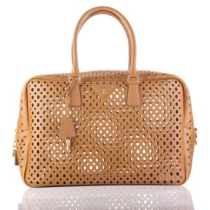 prada-handtasche-saffiano-fori-caramel Saffiano Fori Caramel from Prada