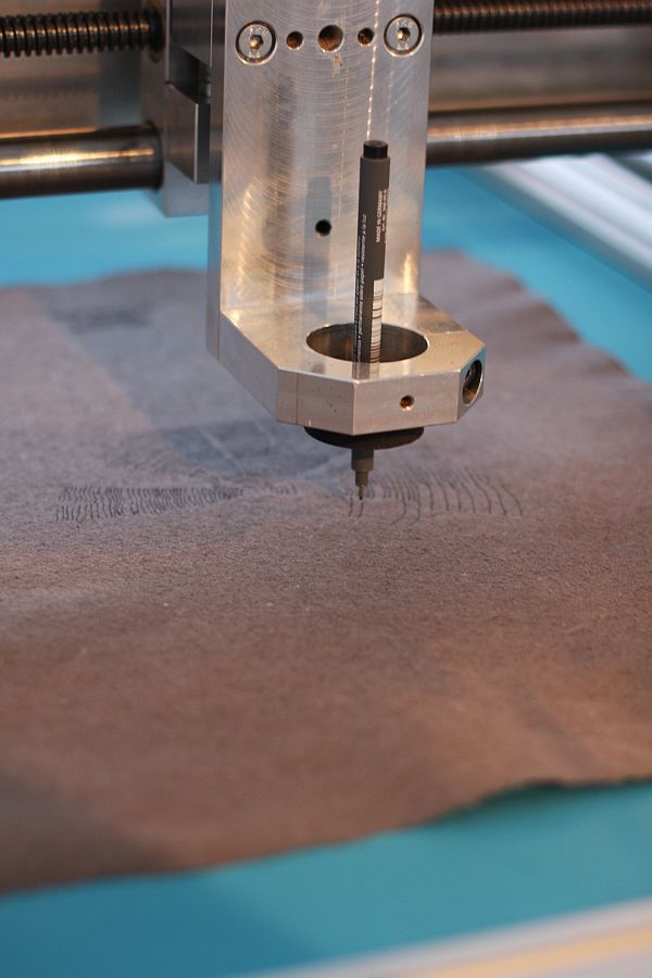 dutch-design-week-dutch-invertuals-eindhoven-raw-colour-plotting Annual rings being plotted as part of Paper Wood by Raw Colour @ Dutch Invertuals