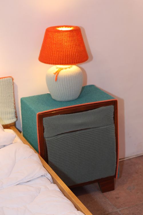grassimesse-abito-giovanna-zanghellini Abito by Giovanna Zanghellini. Bedside table and lamp