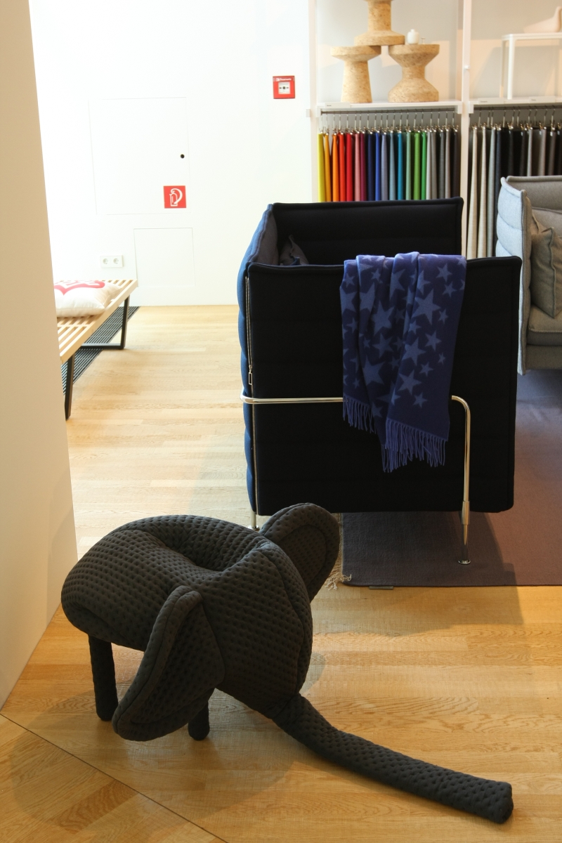 Petstools Hanna Emelie Ernsting VitraHaus Ella Alcove Bouroullec Petstools Hanna Emelie Ernsting VitraHaus Ella Alcove Bouroullec