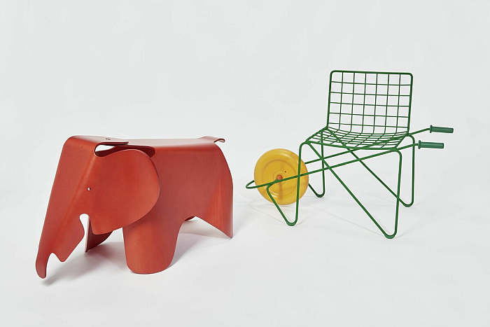 Eames Elephant by Charles & Ray Eames through Vitra (l) and Trotter by Rogier Martens for Magis (r), part of Chairs. For children only!, Grassi Museum für Angewandte Kunst, Leipzig, Germany (Photo Esther Hoyer/ GRASSI Museum für Angewandte Kunst)